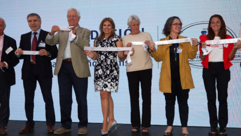 Chile: Fundación Gantz es premiada por su eficiente tratamiento a niños y niñas con fisura labio palatina como “Centro de Liderazgo para América del Sur”.