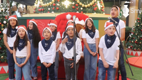Coro de Niños de Fundación Gantz se presenta en el Encendido de Árbol de Navidad de Portal La Dehesa