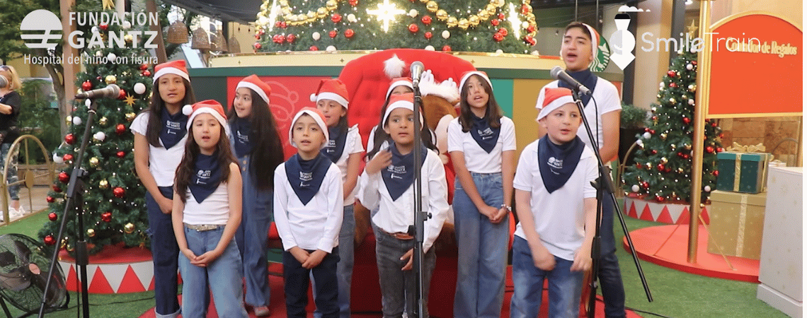 Coro de Niños de Fundación Gantz se presenta en el Encendido de Árbol de Navidad de Portal La Dehesa