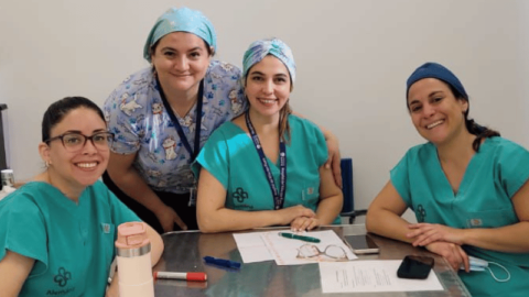 Destacada odontopediatra participa de pabellón dental en Fundación Gantz