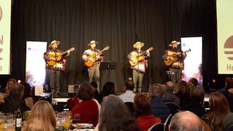 Evento a beneficio de Fundación Gantz con Los Huasos Quincheros y Aldo Duce recaudó el equivalente a 10 cirugías